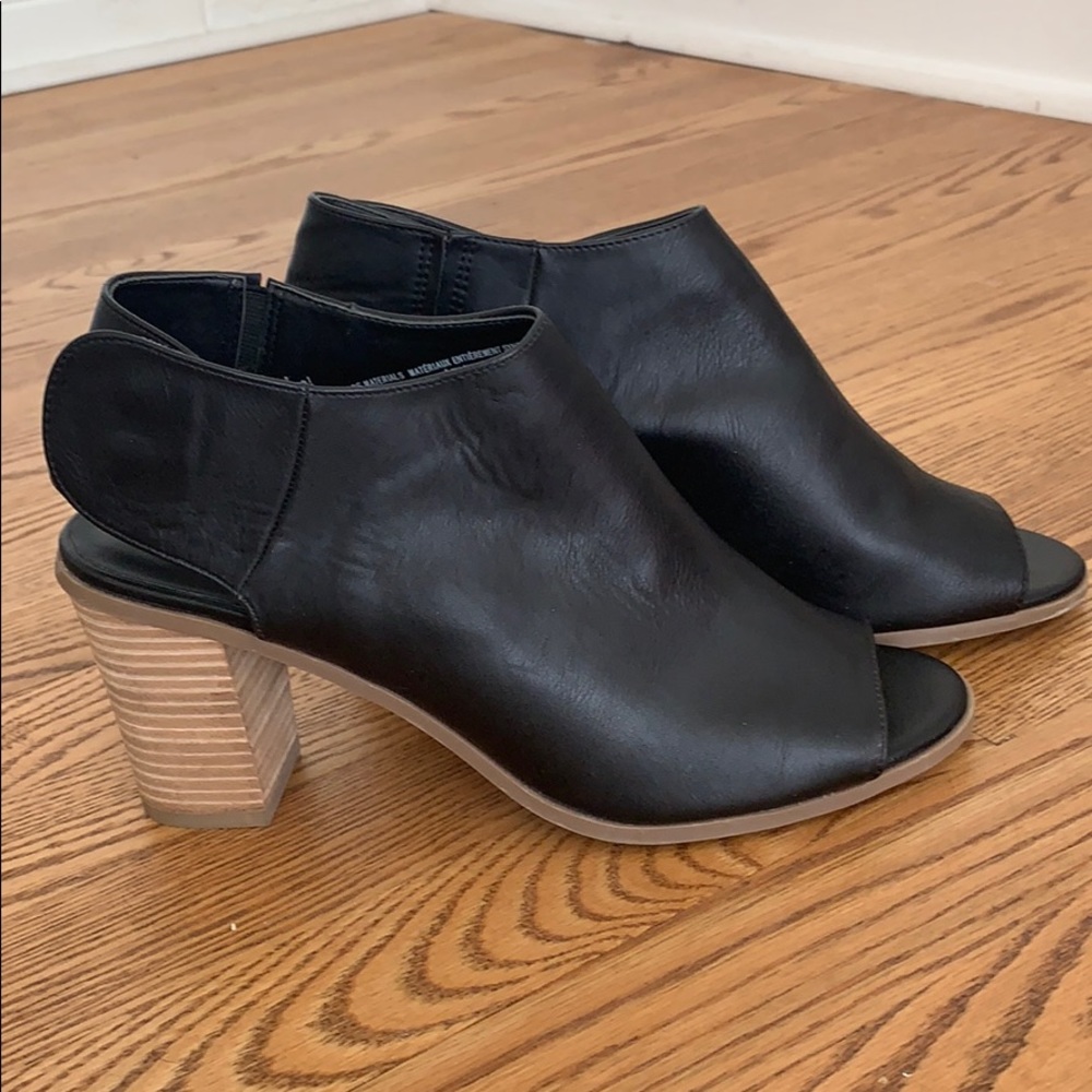Black shoes